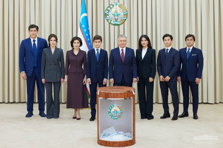 Özbekistan’da Seçimleri Cumhurbaşkanı Mirziyoyev Yeniden Kazandı