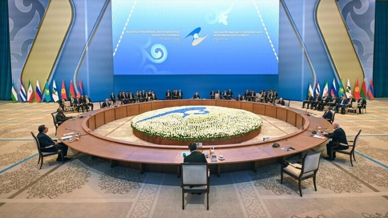 Kazakistan’da Avrasya Ekonomik Birliği Üye ve Gözlemci Ülke Liderleri Toplandı